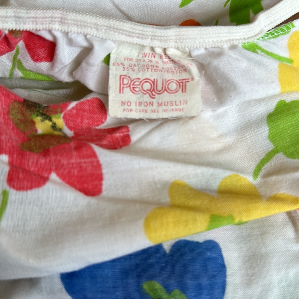 Pequot Vintage Fitted Sheet - Mod Floral - Picture 2 of 6